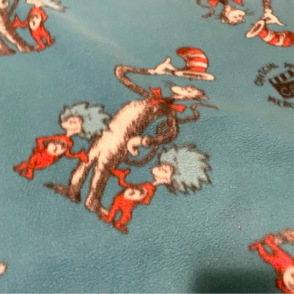 2003 Cat in the Hat Dr. Seuss Blanket 82” x 58” - Picture 3 of 16